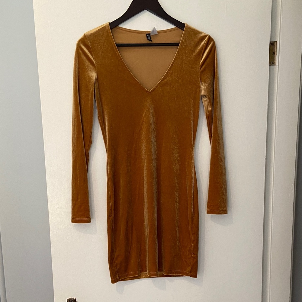 Divided Gold Long Sleeve Velvet Dress